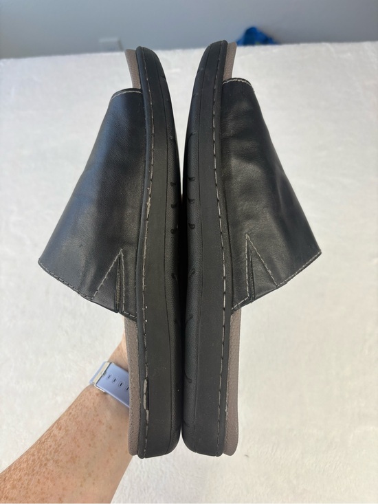 Born Men’s Black Leather Sandals Size 9